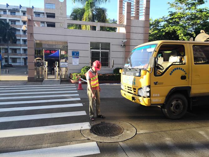 持续发力,全力以赴做好考场周边及途经道路市政排水设施的巡检养护