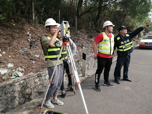 桂林高速公路管理处 永福路政执法大队联合养护部门对辖区路段高边坡进行检查